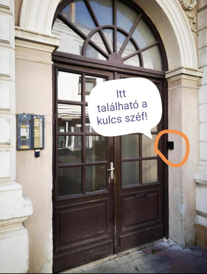 King 38-1 Apartman Διαμέρισμα Πετς Εξωτερικό φωτογραφία
