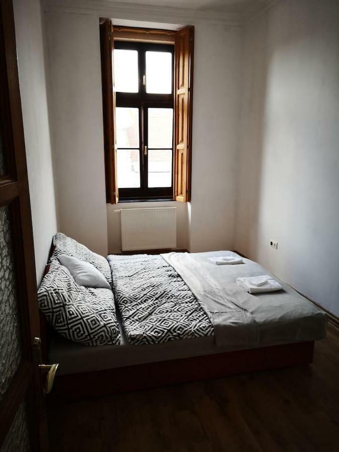 King 38-1 Apartman Διαμέρισμα Πετς Εξωτερικό φωτογραφία